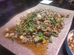 酒馆大盘兔-醉小酒馆·川菜·江湖菜·重庆菜(观音桥旗舰店)