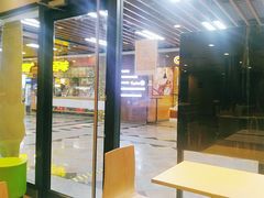 门面-麦当劳(世界城广场店)