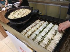 虾肉锅贴-众口斋锅贴(银泰城店)