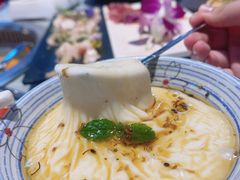 -生活如沸·顺德水牛奶火锅(人民广场店)