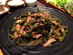 干辣椒炒牛肉-黑牛の店·和牛烧肉(大悦城店)
