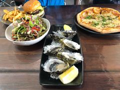 -12 Rocks Beach Bar Cafe