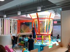 -布鲁豪斯亲子欢乐家庭餐厅