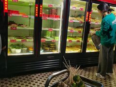 -钢管厂五区小郡肝串串香(奥克斯广场锦城万达店)