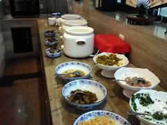 自助取餐区-三台山庄中餐厅