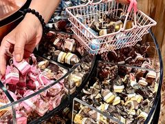 -Laderach 莱德拉(上海环贸iapm店)