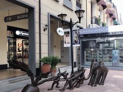 -王府井奥莱临潼小镇(临潼店)