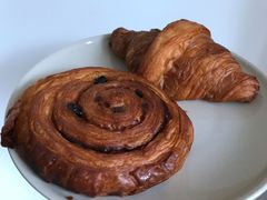 可颂+葡萄卷-WHEAT&BAKER-麥(凯德来福士店)
