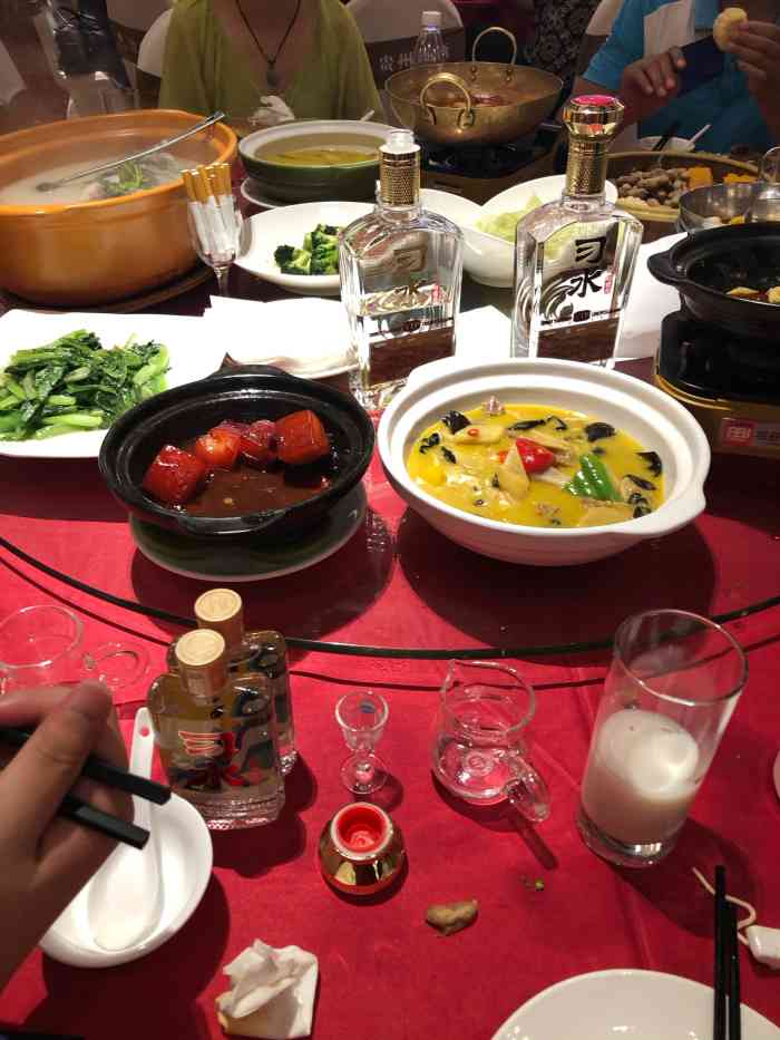 夜上海(名湖美景店)-"端午节家庭聚会,以前也来吃过,印象一般.