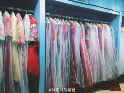 -觅白婚纱礼服馆