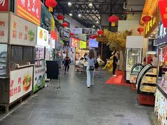 -泰龙城小吃街