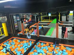 -蹦贝运动中心·蹦床·攀岩·闯关(龙岗店)