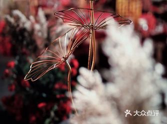 可能是因为总看古装剧的原因，我超爱中式风格的婚礼