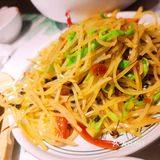 罗非鱼可以吃这家!鸡丝凉米线尤其推荐!