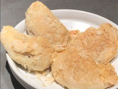 现烤玫瑰鲜花饼-云海肴·汽锅鸡·云南菜(高德置地店)
