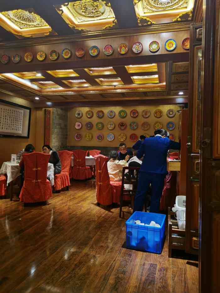 云南兰老鸭学成饭店(宜良店)-"宜良比较有名的一家店,烤鸭做的还是挺