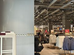 -百年港湾奥特莱斯(香炉礁店)