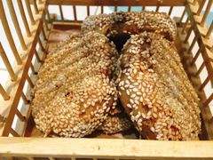 手打秘制麻酱烧饼-南城十里潮汕鲜牛火锅·鲜虾生滚粥(融汇老商埠店)