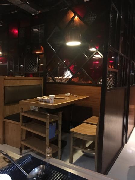 傣妹火锅(昌里路店)-"这家店可以算是位于闹市区,晚上有很多的人.