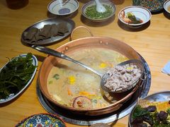 -洱火云南酸菜牛肉火锅(石景山当代商城店)