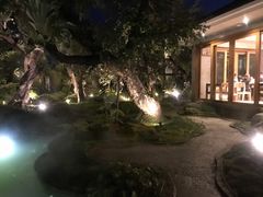 -Chom Cafe and Restaurant