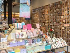 -猫的天空之城概念书店(杭州南宋御街店)