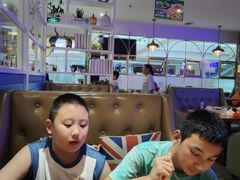 -豪客嘉族·麦尼顿西餐厅(乐福天下店)