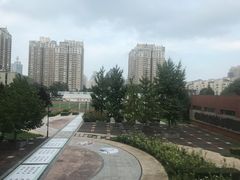-对外经济贸易大学附属中学