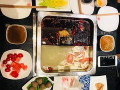 -百年川椒重庆老火锅(光谷店)
