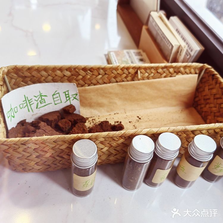 几帧，怀旧报刊亭里喝咖啡