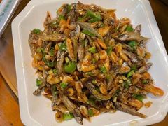 -临江餐馆二楼美食部落