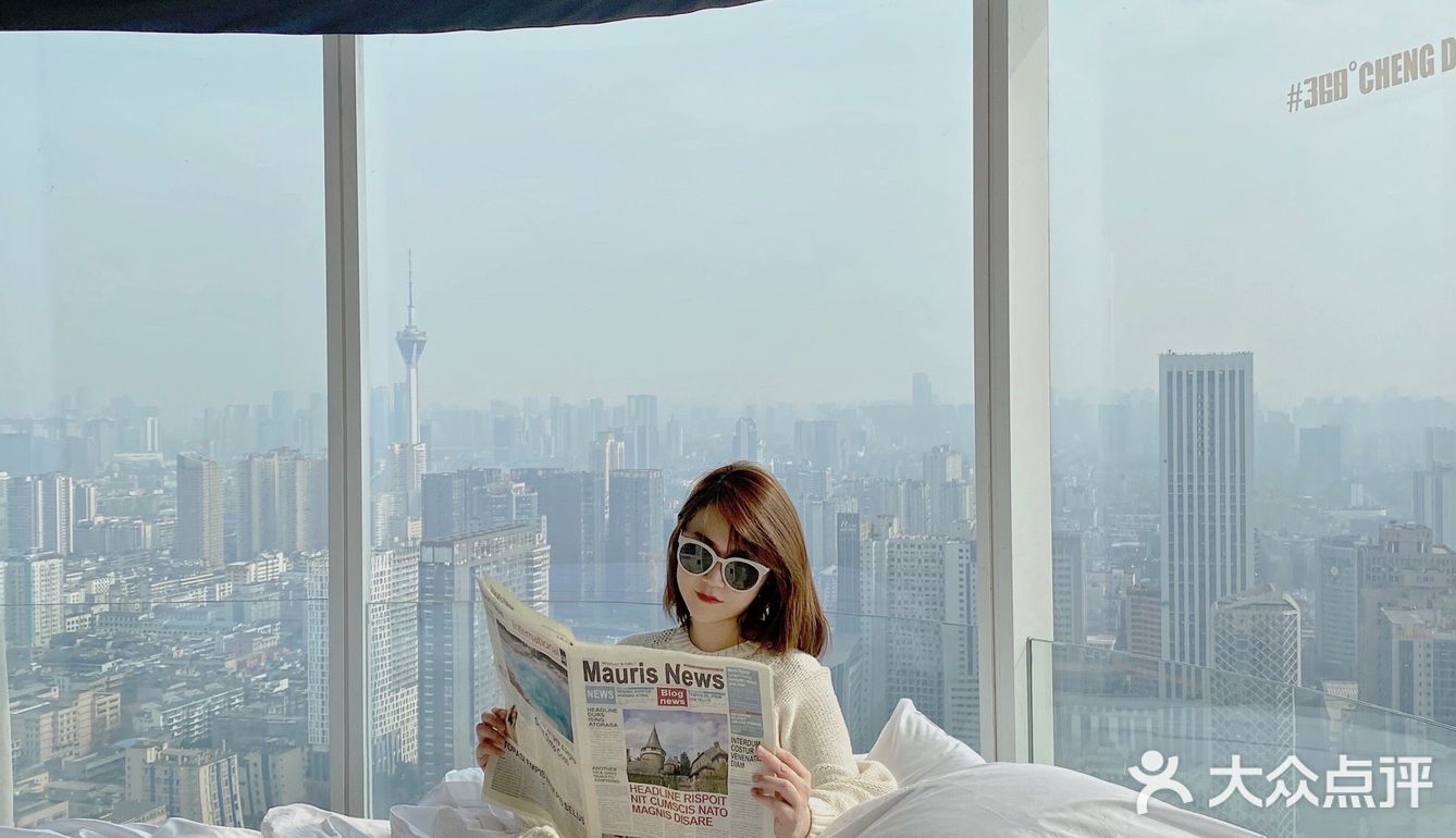 成都拍照｜270度浮云中漫步“高空下的成都”