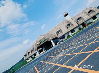 交通：导航到三寰牧场距离星海广场26公里 停车️：门