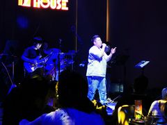 -TZ House音乐现场(来福士中心店)