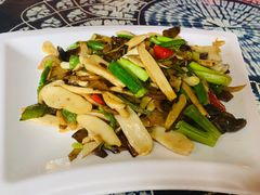 炒蘑菇-龙姐私房菜(和顺古镇店)