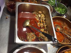 -爆炸头阿姨小四川正宗川味小吃(无任何分店)