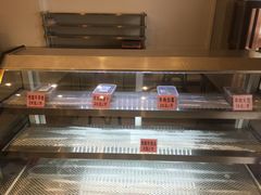 面包甜点陈列柜-百年认一力 太原老字号 (桥头街店)