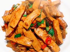 香干炒回锅肉-肖记公安牛肉鱼杂馆· 省级非物质文化遗产(仁和路店)