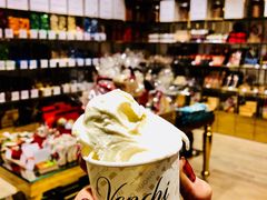 -VENCHI 闻绮(北京国贸商城店)