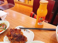 -顺溜·手工刀削面·黑金店(铜锣湾店)