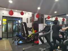 -思迈威健身(积玉桥万达店)