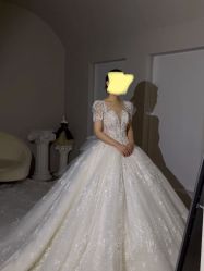 -艾米丽婚纱礼服