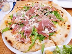 火腿芝麻菜披萨-城市大道红炉披萨烘焙坊