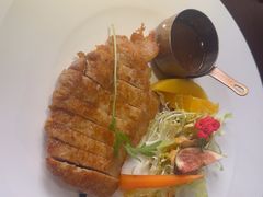 -卡普里披萨·牛扒·下午茶
