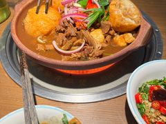 -蔡婶牛腩牛杂煲(长安万科店)