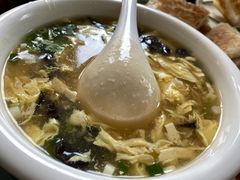 酸辣汤-李连贵酒家熏肉大饼(昆明街店)