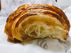 碱水羊角包-OUR Bakery(三里屯太古里店)