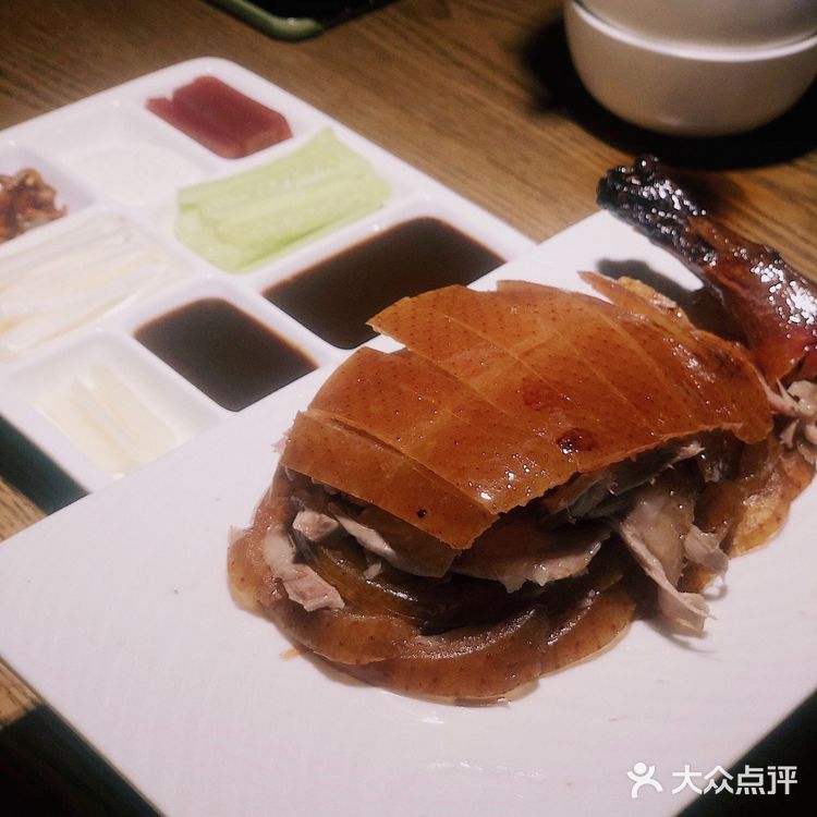 很大一份，看着很红其实只是微辣，辣油很香