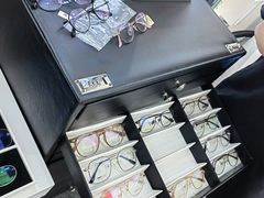 -浮光眼镜·蔡司视觉合作·数字验配中心(陆家嘴店)