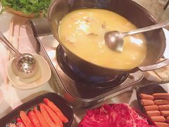 -鲜入围煮花胶鸡海鲜火锅